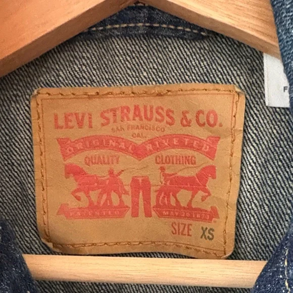 Levi's Dark Indigo Denim Jacket - Picture 2 of 5